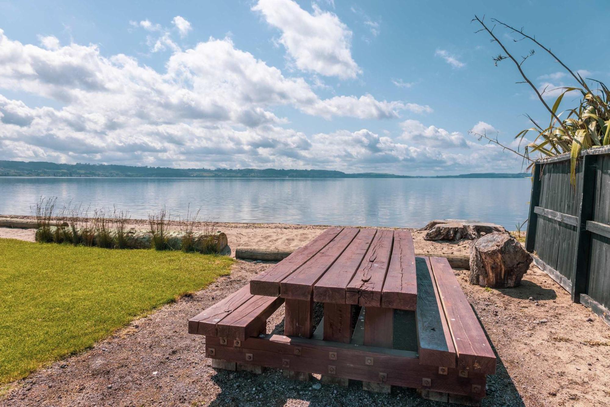 Jandals & Joy Lakefront Retreat Ροτόρυα Εξωτερικό φωτογραφία